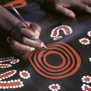  Papunya Artist, Central Australia, NT © Tourism NT
