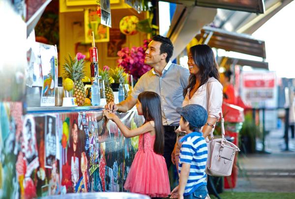 Eat Street Northshore, Brisbane, Queensland © Tourism Australia