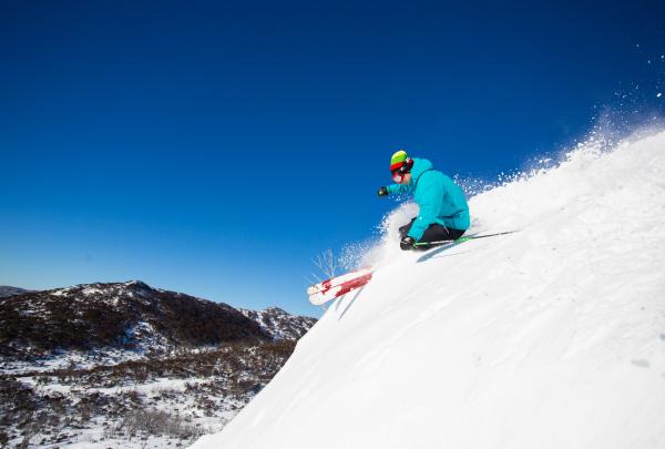 Skiing at Smiggins Hole, Perisher Valley, NSW © Perisher Blue Pty Ltd
