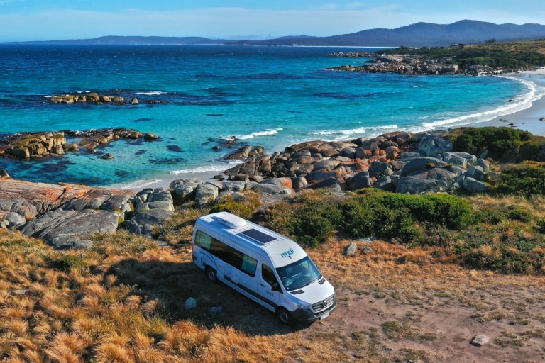 Motorhome parked on the side of the road in Coles Bay © Pete Harmsen/Tourism Tasmania