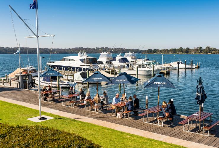 Metung Hotel, Gippsland, Victoria © Rob Blackburn, Visit Victoria