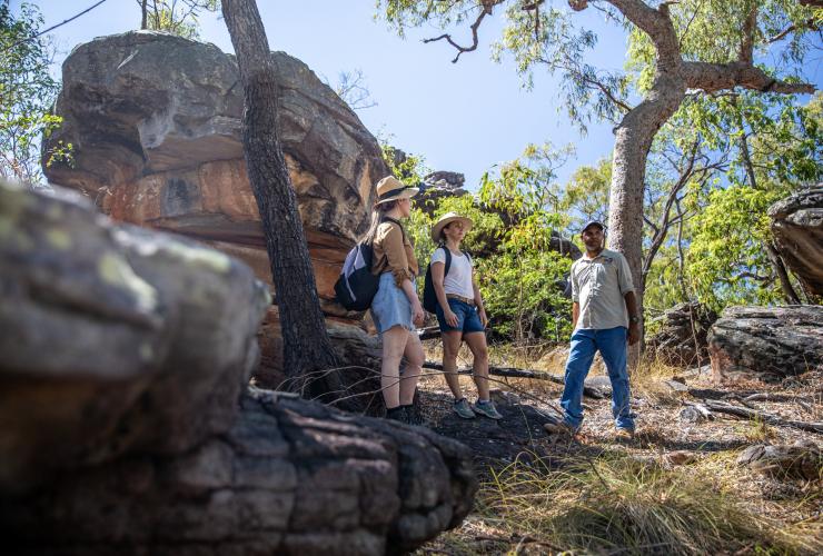 Aboriginal Rock Art Experience, Culture Connect, Queensland © Tourism and Events Queensland