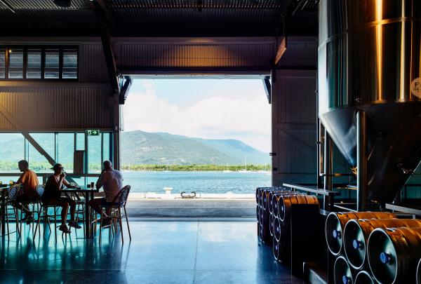 Extérieur de Hemingway's Brewery à Cairns © Hemingway's Brewery Cairns Wharf