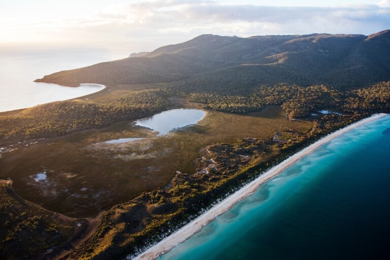 Wineglass Bay, parc national de Freycinet, Tasmanie © Matt Donovan