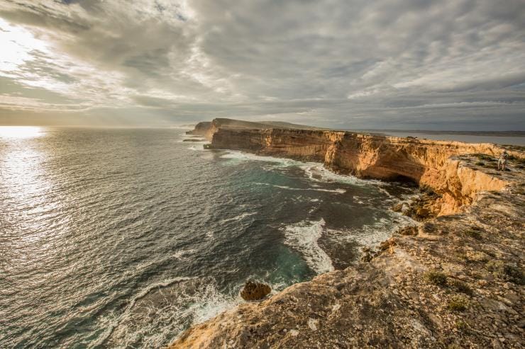 Wo raue Küste auf tiefblauen Ozean trifft, ein Blick vom Cummings Lookout, SA © Tourism Australia