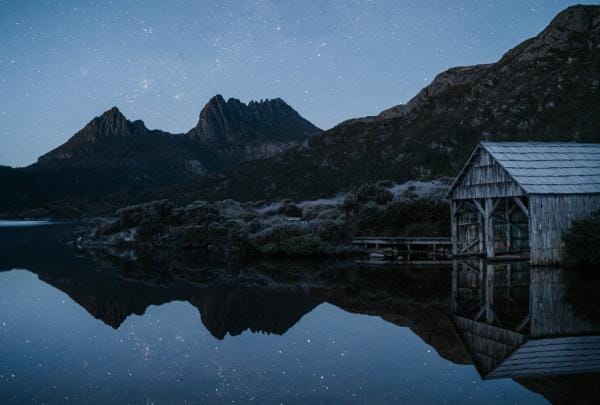 Le ciel nocturne au-dessus du parc national de Cradle Mountain Lake St Clair est vraiment incroyable © Emilie Ristevski / Tourism Tasmania