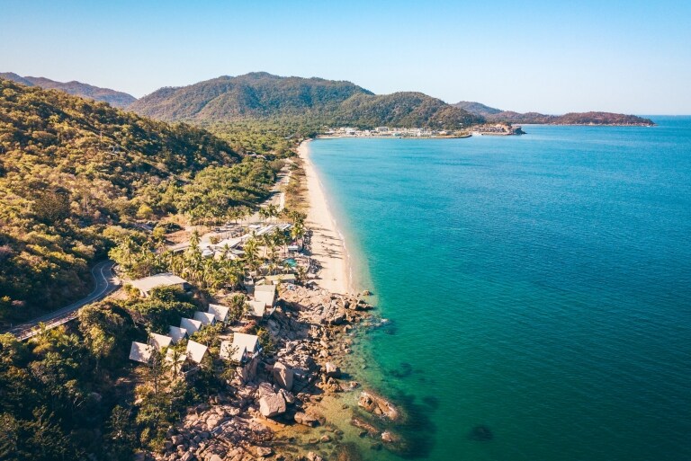 Base Hostel, Magnetic Island, Townsville, QLD © Tourism and Events Queensland 