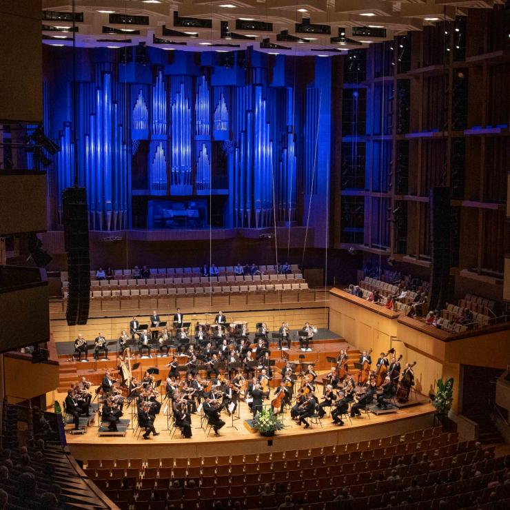 Pertunjukan Queensland Symphony Orchestra di panggung Queensland Performing Arts Centre, Brisbane, Queensland © Peter Wallis, Queensland Symphony Orchestra