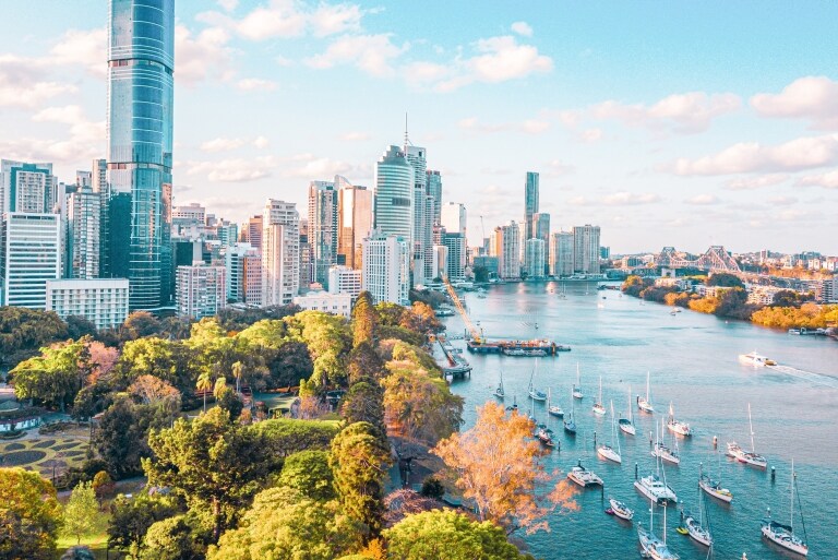 Pemandangan udara Botanic Gardens dan Kota Brisbane © Clive D'Silva/Tourism and Events Queensland