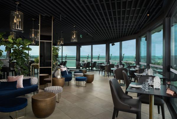 Rooftop bar Rocco di Cairns © Tourism Australia