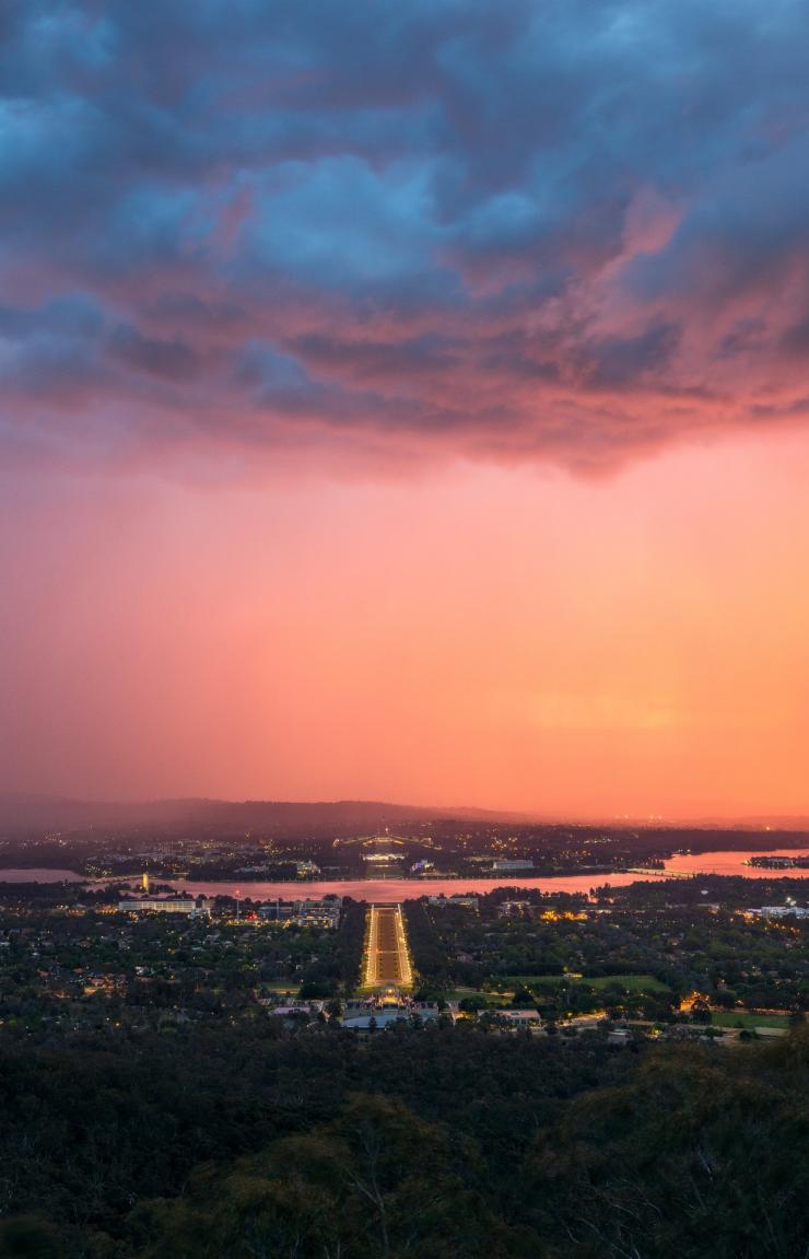 Mount Ainslie, Canberra, Ibu Kota Australia © Tourism Australia