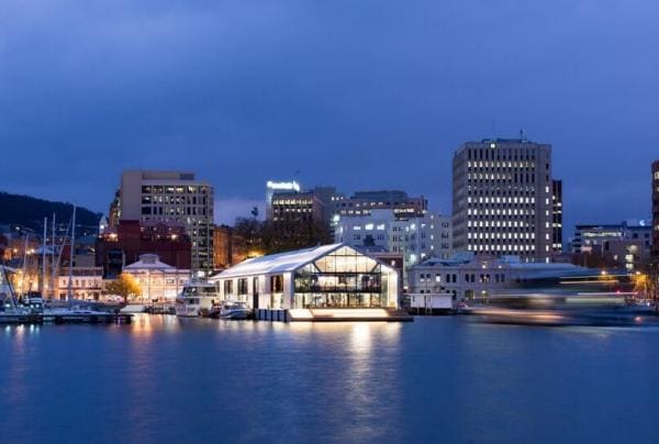 Malam hari di The Glass House di Hobart © The Glass House