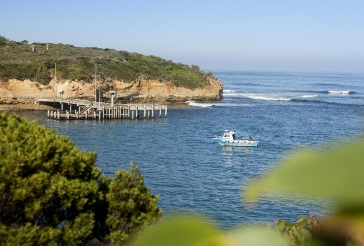 Shipwreck Coast, Great Ocean Road, Port Campbell National Park, VIC © Visit Victoria