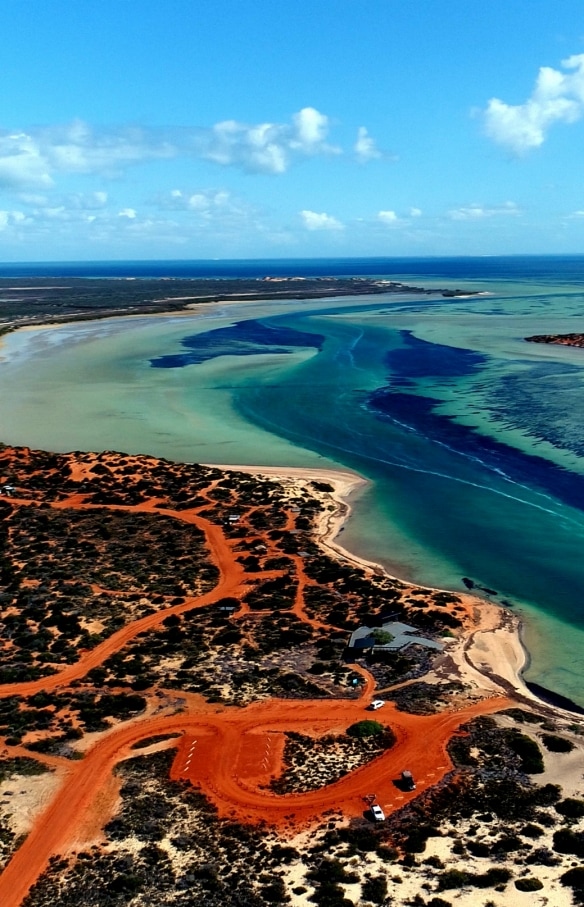 Pemandangan Big Lagoon dari udara, Shark Bay, WA © Australia’s Coral Coast