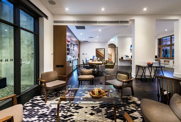 Hougoumont Hotel, Fremantle, WA © Hougoumont Hotel