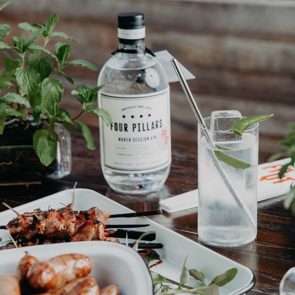 Koktail gin disajikan di QT Melbourne Secret Garden © QT Melbourne
