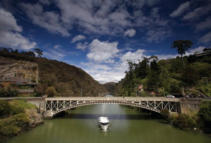 Kings Bridge, Cataract Gorge Reserve, TAS. © Tourism Tasmania