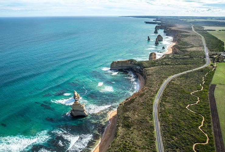 Twelve Apostles. Great Ocean Road, VIC © Tourism Australia