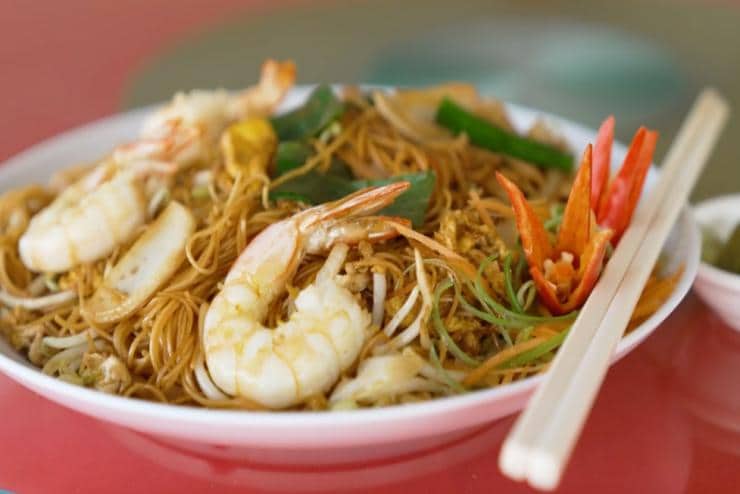 Sepiring mi dengan udang yang disajikan di Lucky Ho, Christmas Island © Christmas Island Tourism Association Sepiring mi dengan udang yang disajikan di Lucky Ho, Christmas Island © Christmas Island Tourism Association