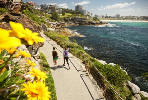 Coogee to Bondi Coastal Walk, Sydney, NSW © Destination NSW