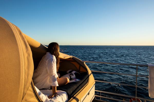Reefsleep Experience, Grande Barriera Corallina, Queensland © Tourism and Events Queensland