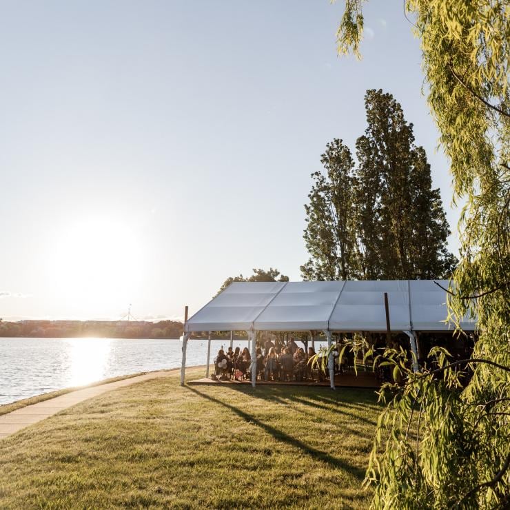 Tramonto all'Armada Outdoor Bar di Canberra © The Boat House