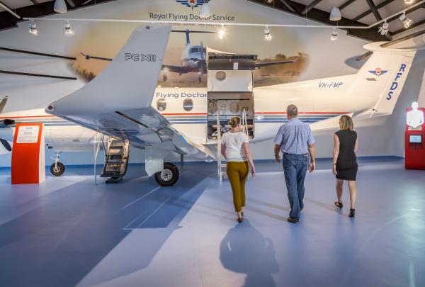 Aereo fuori servizio al Royal Flying Doctor Service Darwin Tourist Facility © Tourism NT/Nick Pincott 2016