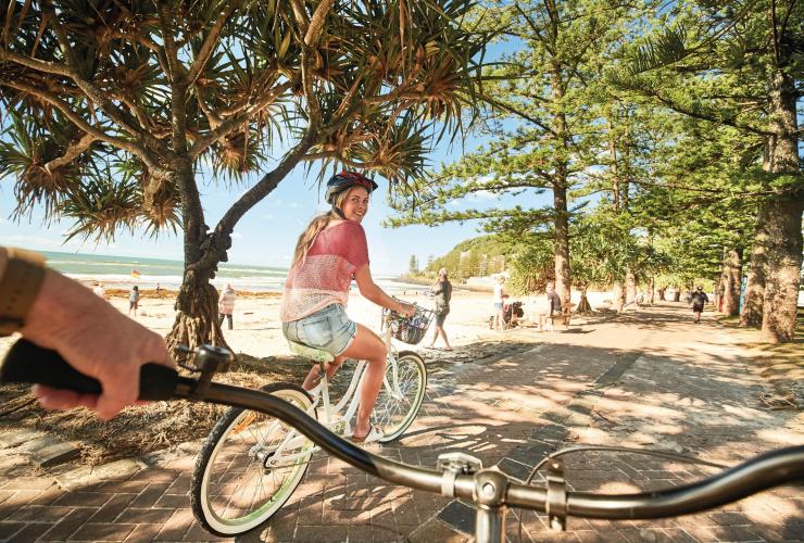 Burleigh Heads, Gold Coast, Queensland © Tourism and Events Queensland