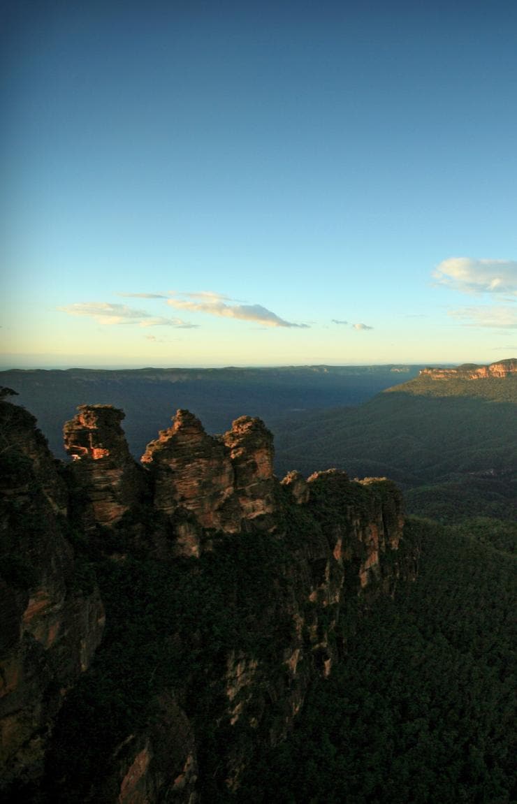 Three Sisters, Grose Valley, Blue Mountains, New South Wales © Tourism Australia, David Ireland