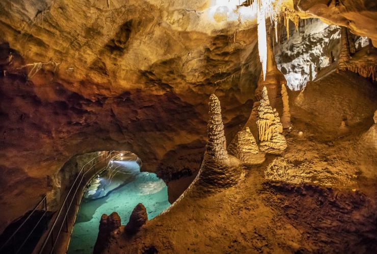 Jenolan Caves, Blue Mountains, New South Wales © Destination NSW