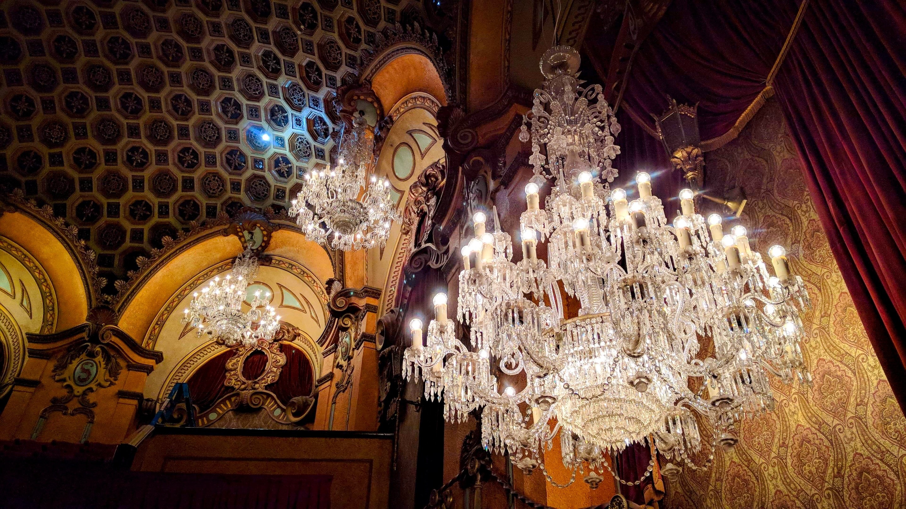Lampadario dell'auditorium allo State Theatre a Sydney © Beaver Garland, 2021 Event Hospitality and Entertainment Limited