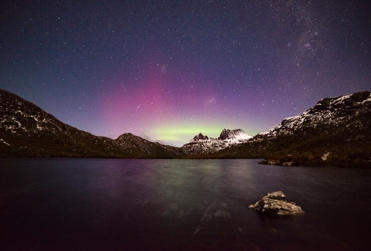 Aurora australe, Cradle Mountain, Tasmania © Pierre Destribats