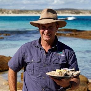 David "Lunch" Doudle at work in South Australia © Tourism Australia