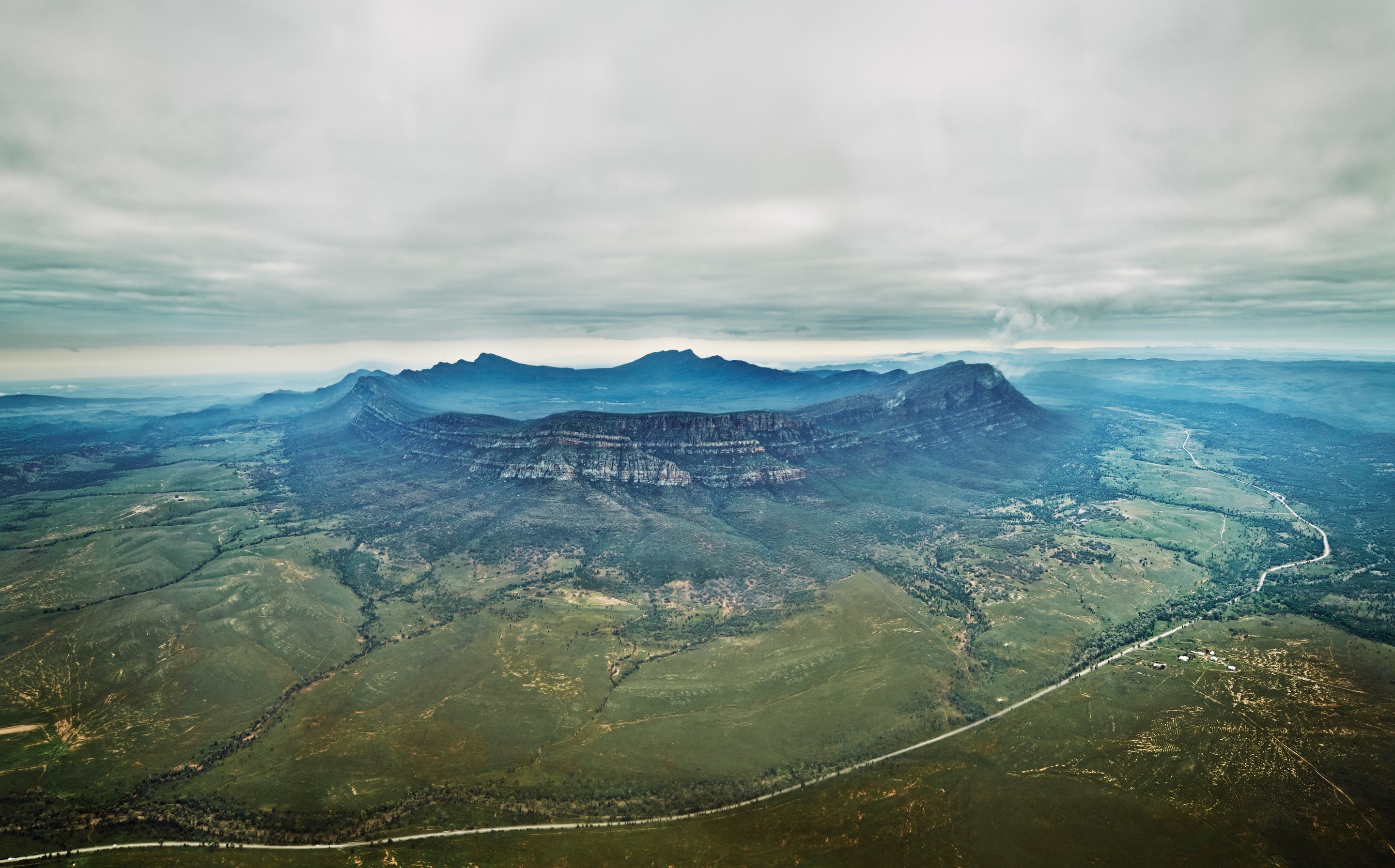 Wilpena Pound, eine spektakuläre Fels-Formation © Tourism Australia / Maxime Coquard