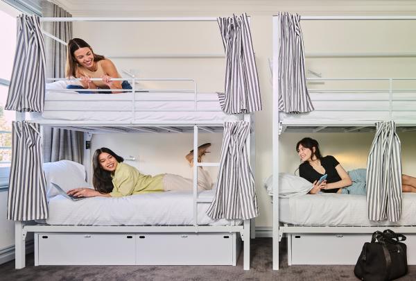 Pacific House Hostel, Woolloomooloo, Sydney, New South Wales © Conrad Taylor