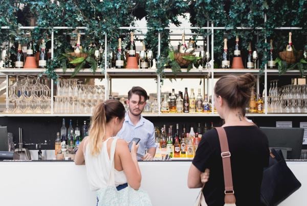 クイーンズランド州、フォーティテュード・バレー、ライムズ・ホテル © townske.com/@Anwyn