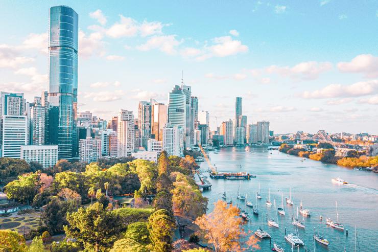 植物園とブリスベン市街の上空からの眺め © Clive D'Silva/Tourism and Events Queensland