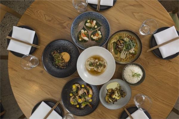 クイーンズランド州、ゴールド・コースト、バーレー・ヘッズ、ジミー・ワーズ © Jimmy Wah's