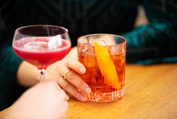 ビクトリア州、ヒールズビル、フォー・ピラーズ・ジン © Visit Victoria