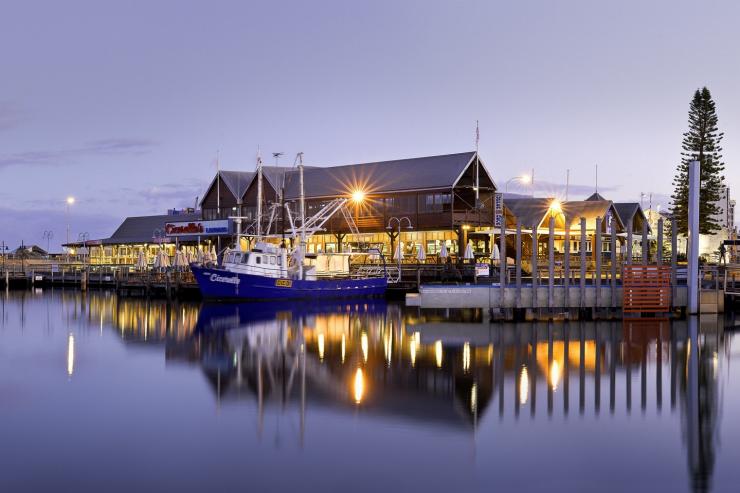 西オーストラリア州（WA）、フリーマントル、フリーマントル・フィッシング・ボート・ハーバー（Fremantle Fishing Boat Harbour） © Spool Photography