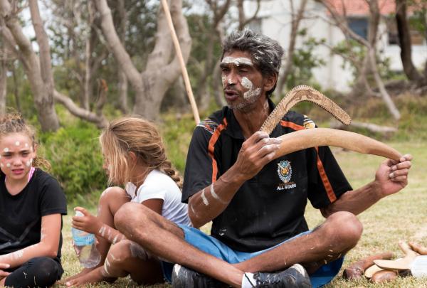 ニュー・サウス・ウェールズ州、シドニー・ハーバー国立公園、ワトソンズ・ベイ、カドゥー・ツアーズ © Kadoo tours