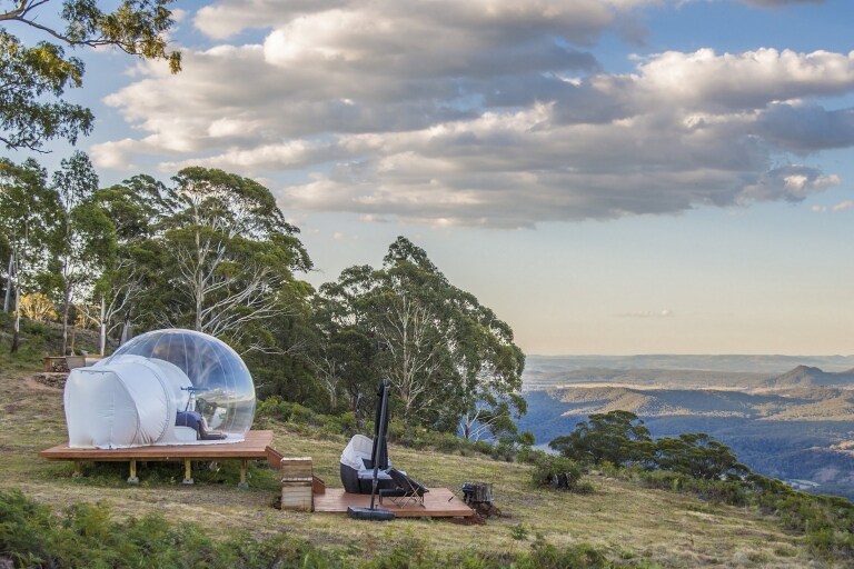 ニュー・サウス・ウェールズ州、マッジー地域、ケイパーツリー、バブル・テント © Australian Traveller
