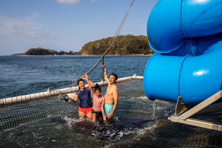 ニュー・サウス・ウェールズ州、ポート・スティーブンス、ムーンシャドー・ドルフィン・ウォッチ・クルーズ © Destination NSW ニュー・サウス・ウェールズ州、ポート・スティーブンス、ムーンシャドー・ドルフィン・ウォッチ・クルーズ © Destination NSW