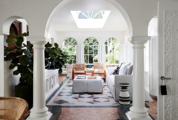 ニュー・サウス・ウェールズ州、バイロン・ベイ、ラエズ・オン・ワテゴス © Sean Fennessy, Rae's on Wategos