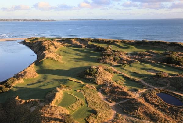 タスマニア州、ブリッドポート、バーンボウグル・ロスト・ファーム・ゴルフ・コース © Links Golf Tasmania