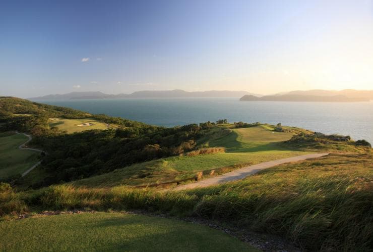 クイーンズランド州、ウィットサンデー諸島、ハミルトン島ゴルフ・クラブ © Hamilton Island Golf Club
