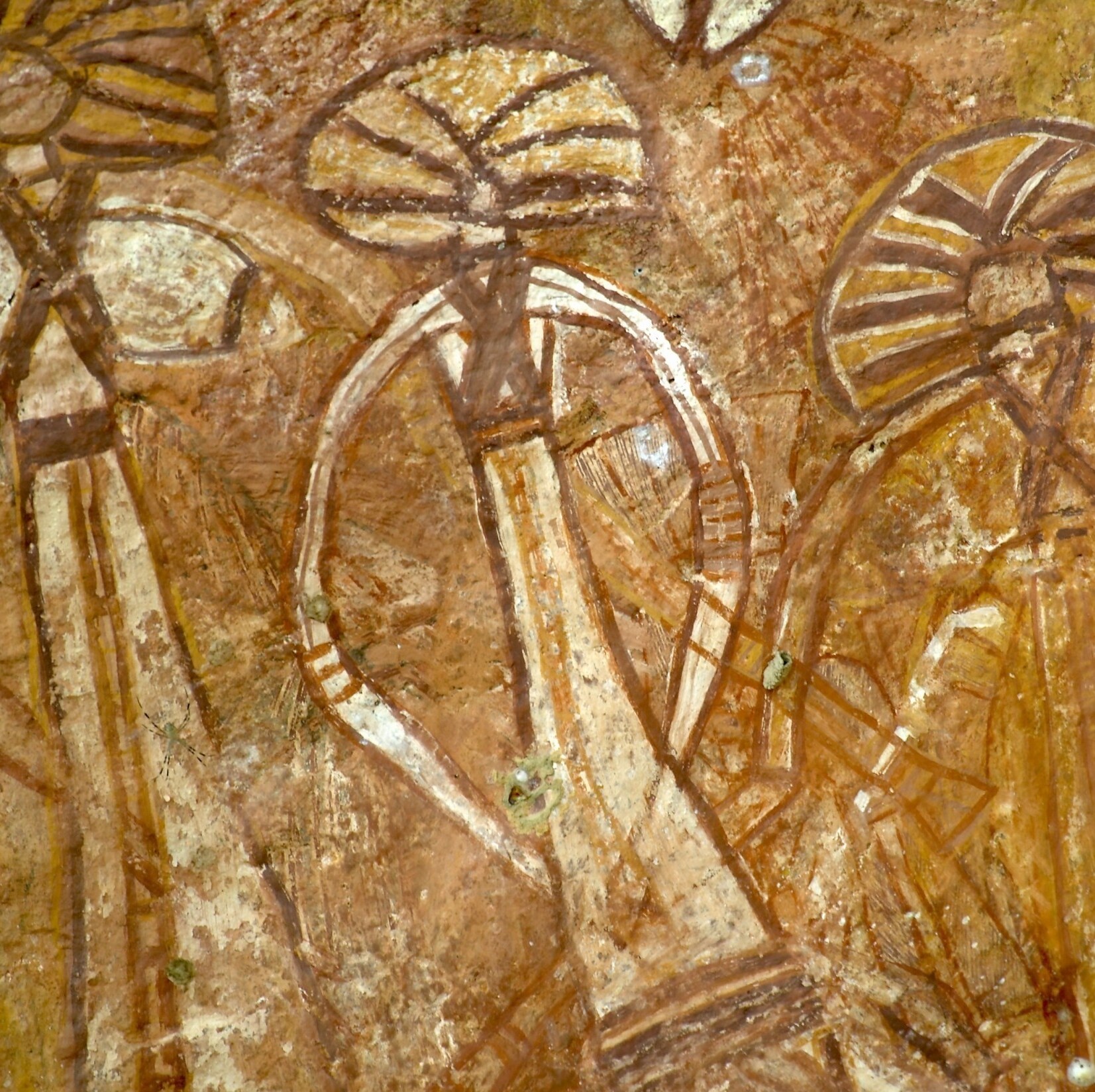 カカドゥ国立公園のノーランジー・ロックに描かれた先住民アボリジニの壁画 © Tourism NT/Peter Eve