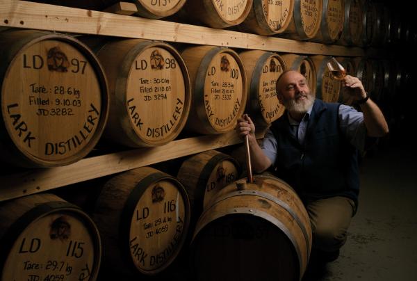 ラーク蒸留所、タスマニア州、ホバート © Tourism Tasmania & Nick Osborne