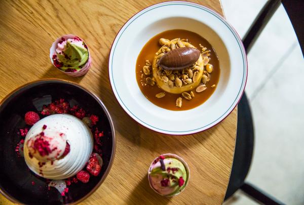 ビクトリア州、メルボルン、スーパーノーマル ©Josie Withers Photography