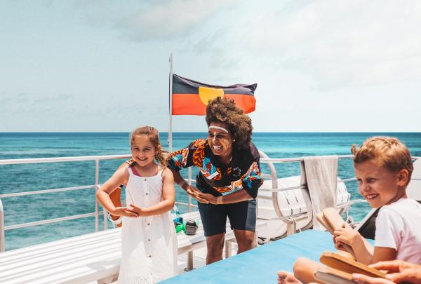 クイーンズランド州、ケアンズ、ドリームタイム・ダイブ・アンド・シュノーケル（Dreamtime Dive and Snorkel）© Tourism Tropical North Queensland